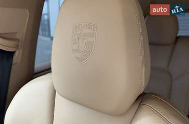 Внедорожник / Кроссовер Porsche Cayenne 2016 в 