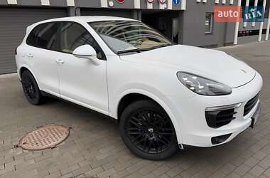 Внедорожник / Кроссовер Porsche Cayenne 2016 в 