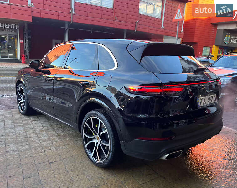 Позашляховик / Кросовер Porsche Cayenne 2019 в Львові