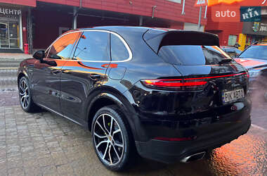Внедорожник / Кроссовер Porsche Cayenne 2019 в 