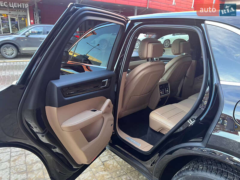 Позашляховик / Кросовер Porsche Cayenne 2019 в Львові