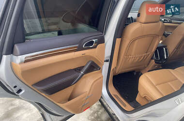 Внедорожник / Кроссовер Porsche Cayenne 2013 в 