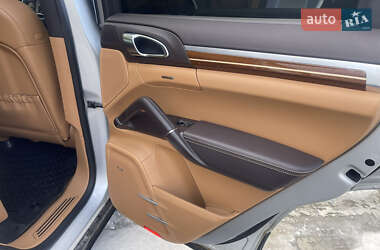 Внедорожник / Кроссовер Porsche Cayenne 2013 в 