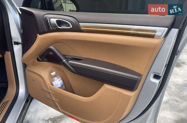 Внедорожник / Кроссовер Porsche Cayenne 2013 в 