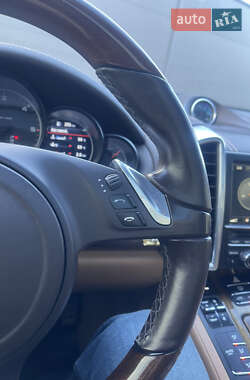 Внедорожник / Кроссовер Porsche Cayenne 2013 в 