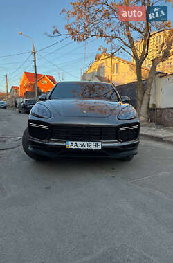 Позашляховик / Кросовер Porsche Cayenne 2012 в Києві