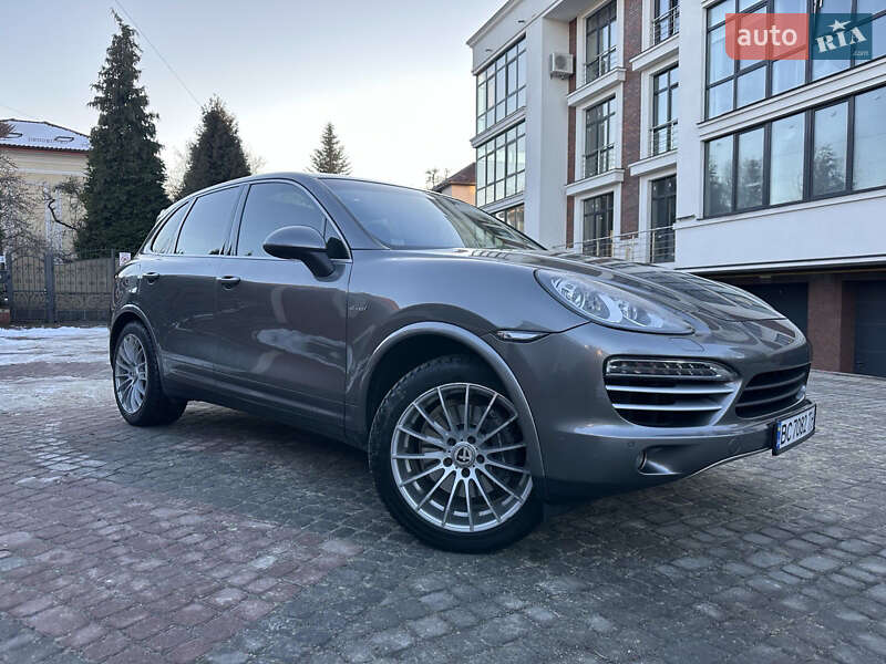 Позашляховик / Кросовер Porsche Cayenne 2014 в Львові