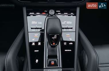 Внедорожник / Кроссовер Porsche Cayenne 2022 в 