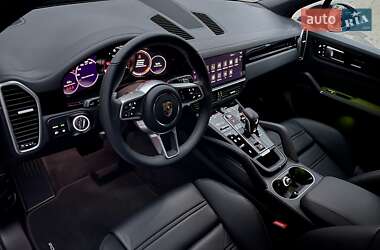 Внедорожник / Кроссовер Porsche Cayenne 2022 в 