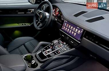 Внедорожник / Кроссовер Porsche Cayenne 2022 в 