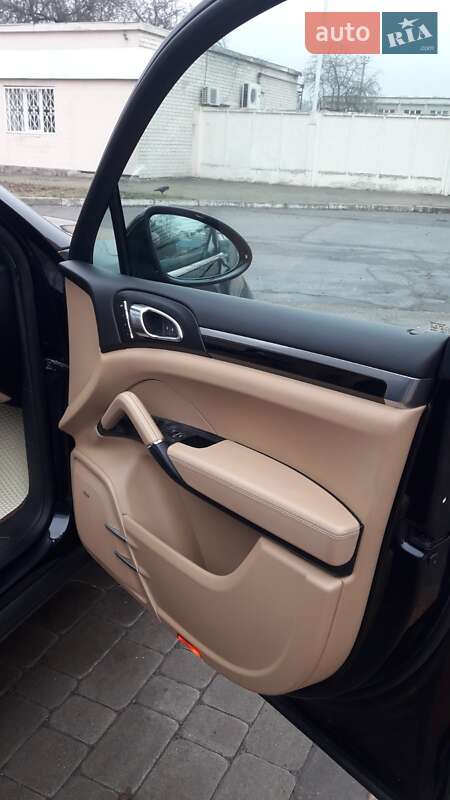 Позашляховик / Кросовер Porsche Cayenne 2015 в Полтаві фото 12 Позашляховик / Кросовер Porsche Cayenne 2015 в Полтаві