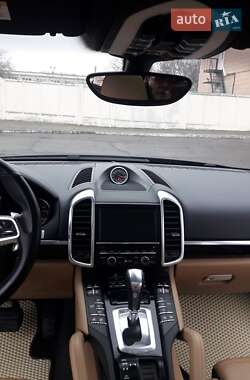 Внедорожник / Кроссовер Porsche Cayenne 2015 в 