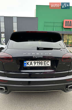 Позашляховик / Кросовер Porsche Cayenne 2015 в Києві