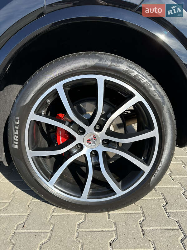 Позашляховик / Кросовер Porsche Cayenne 2019 в Києві