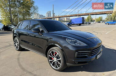 Внедорожник / Кроссовер Porsche Cayenne 2019 в 