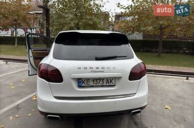 Внедорожник / Кроссовер Porsche Cayenne 2012 в 