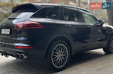 Внедорожник / Кроссовер Porsche Cayenne 2014 в 