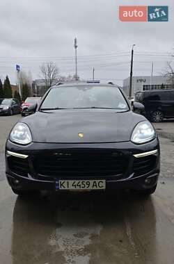 Внедорожник / Кроссовер Porsche Cayenne 2015 в Киеве