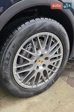 Позашляховик / Кросовер Porsche Cayenne 2015 в Києві