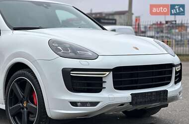 Позашляховик / Кросовер Porsche Cayenne 2016 в Києві