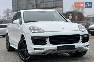 Позашляховик / Кросовер Porsche Cayenne 2016 в Києві