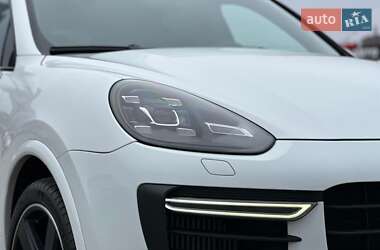 Позашляховик / Кросовер Porsche Cayenne 2016 в Києві