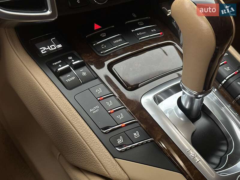Внедорожник / Кроссовер Porsche Cayenne 2013 в Мукачево