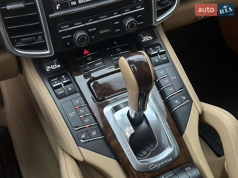 Внедорожник / Кроссовер Porsche Cayenne 2013 в Мукачево
