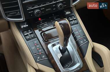 Внедорожник / Кроссовер Porsche Cayenne 2013 в 