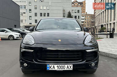 Внедорожник / Кроссовер Porsche Cayenne 2016 в 