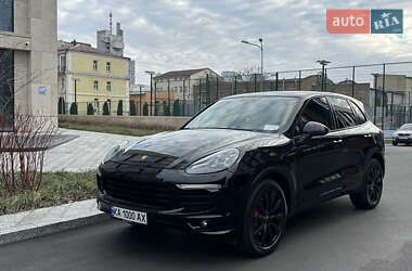 Внедорожник / Кроссовер Porsche Cayenne 2016 в 