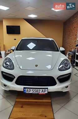 Внедорожник / Кроссовер Porsche Cayenne 2011 в 