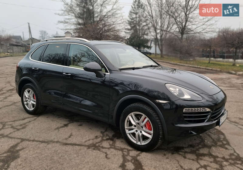 Позашляховик / Кросовер Porsche Cayenne 2011 в Чернівцях
