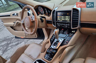 Позашляховик / Кросовер Porsche Cayenne 2011 в Чернівцях