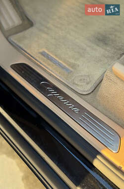 Позашляховик / Кросовер Porsche Cayenne 2012 в Чернівцях