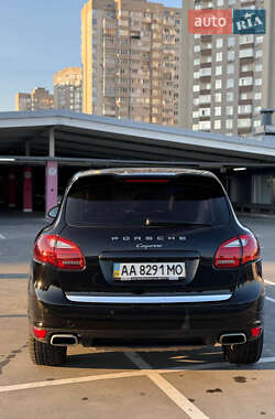 Позашляховик / Кросовер Porsche Cayenne 2012 в Чернівцях