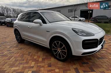 Позашляховик / Кросовер Porsche Cayenne 2019 в 