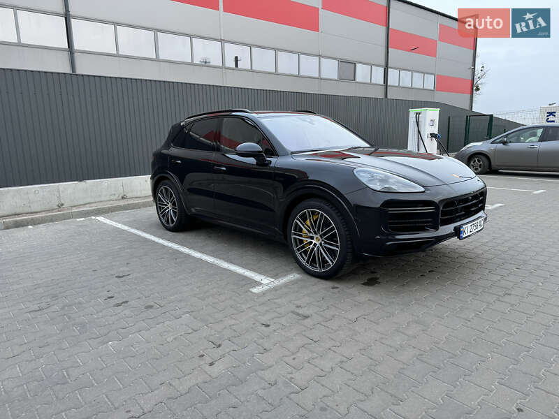 Внедорожник / Кроссовер Porsche Cayenne 2020 в Киеве