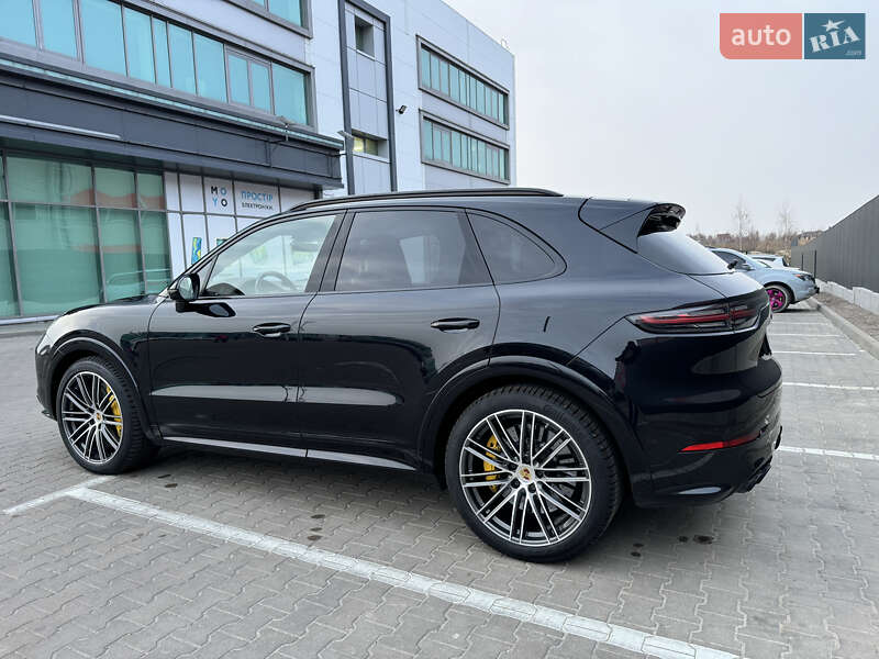 Внедорожник / Кроссовер Porsche Cayenne 2020 в Киеве
