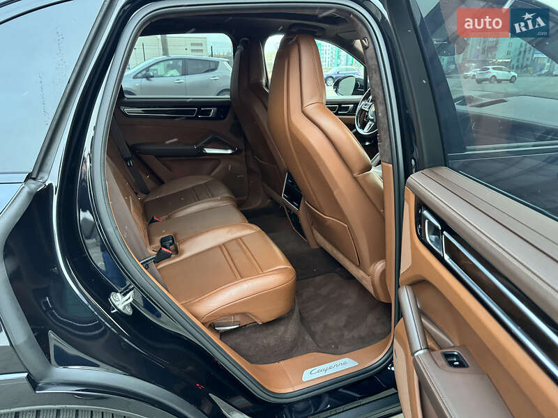 Внедорожник / Кроссовер Porsche Cayenne 2020 в Киеве