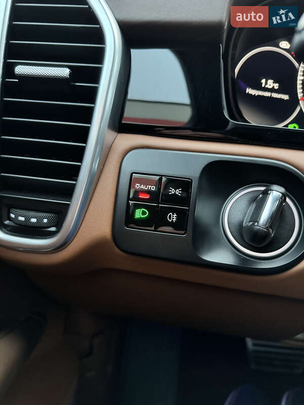 Внедорожник / Кроссовер Porsche Cayenne 2020 в Киеве