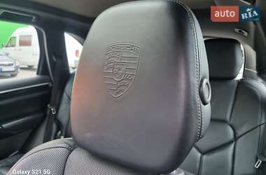 Внедорожник / Кроссовер Porsche Cayenne 2014 в 