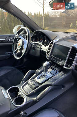 Позашляховик / Кросовер Porsche Cayenne 2016 в Києві