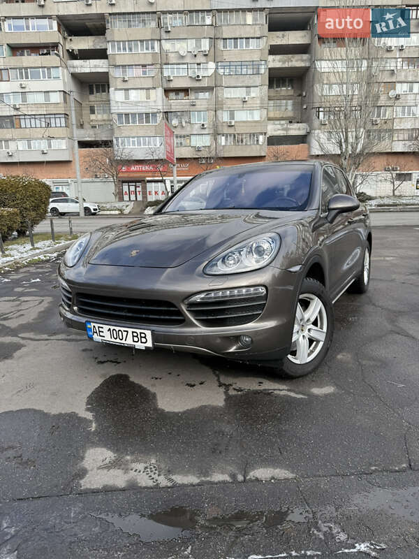 Позашляховик / Кросовер Porsche Cayenne 2012 в 