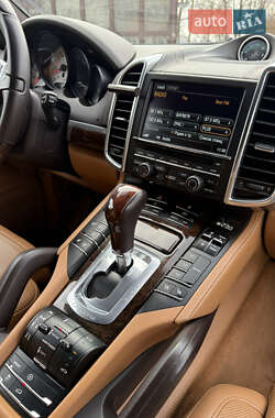 Позашляховик / Кросовер Porsche Cayenne 2012 в 