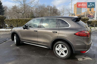 Позашляховик / Кросовер Porsche Cayenne 2012 в 