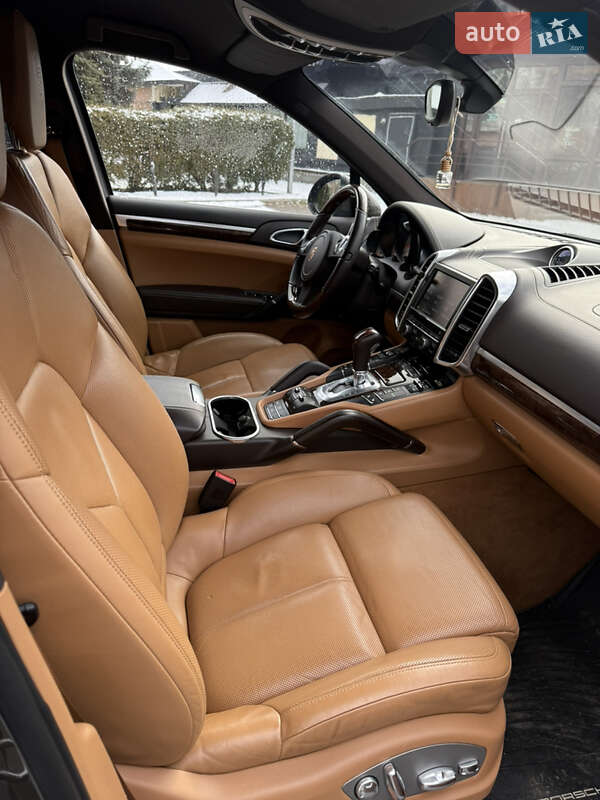 Внедорожник / Кроссовер Porsche Cayenne 2012 в Днепре