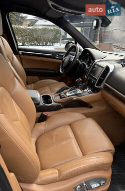 Позашляховик / Кросовер Porsche Cayenne 2012 в 
