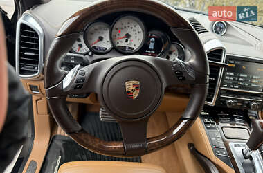 Позашляховик / Кросовер Porsche Cayenne 2012 в 