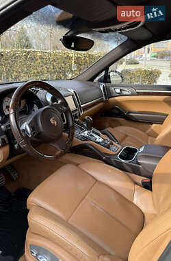 Позашляховик / Кросовер Porsche Cayenne 2012 в 